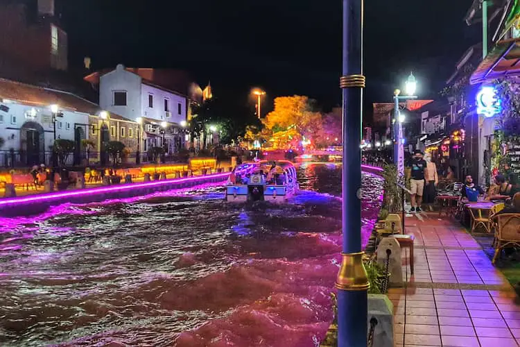 Melaka River Park And Cruise